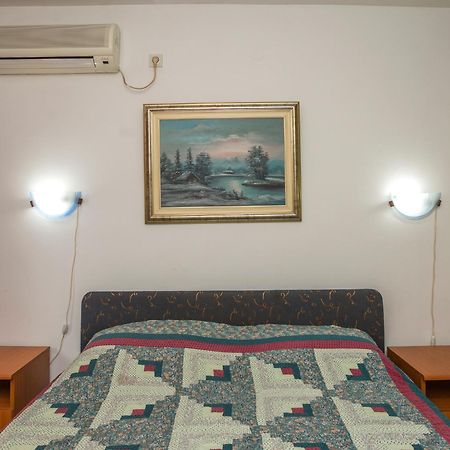 Apartments Dikan Херцег Нови Екстериор снимка
