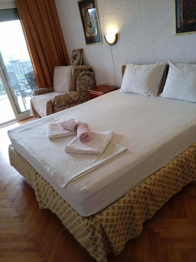 Apartments Dikan Херцег Нови Екстериор снимка